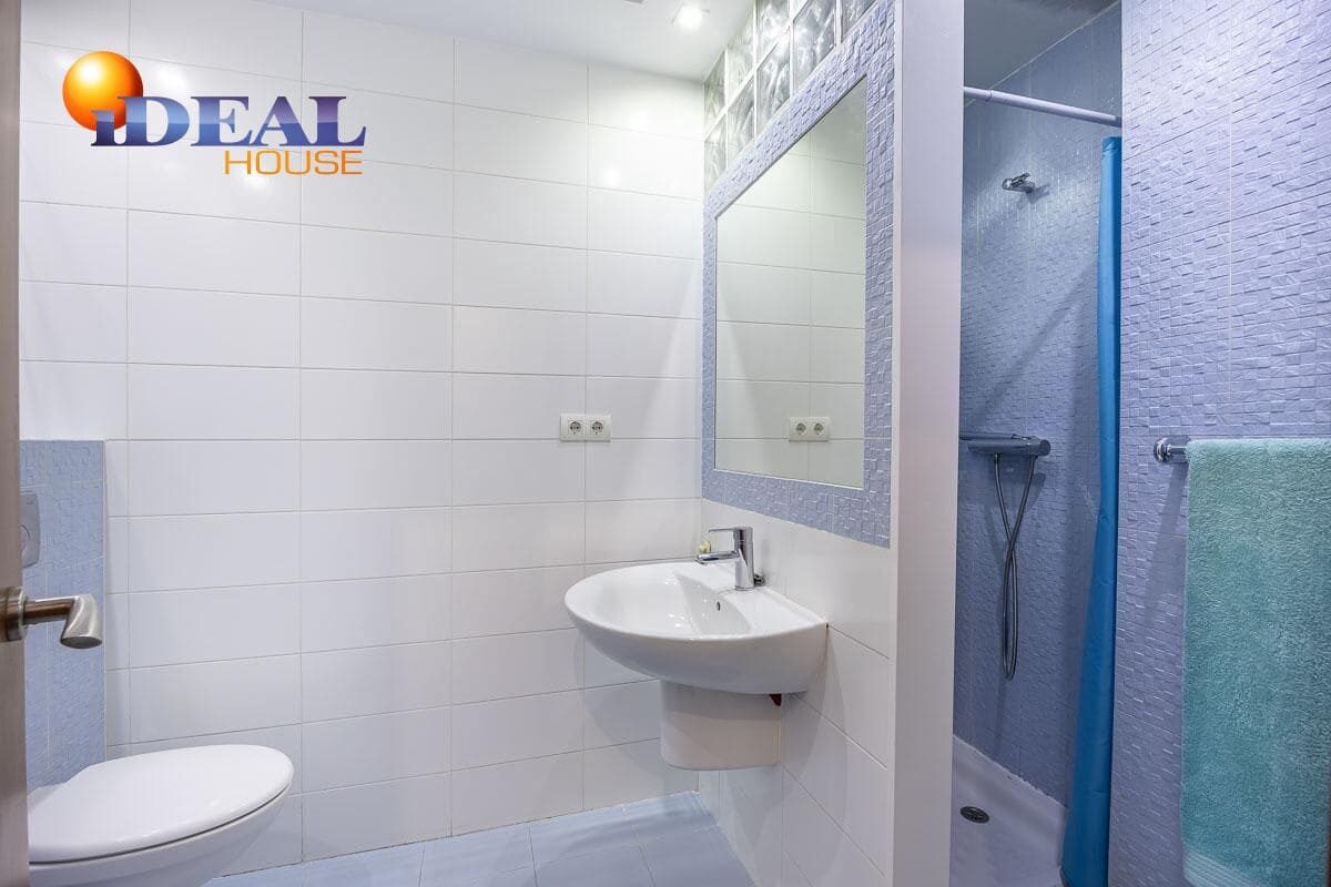 Piso de 4 habitaciones en Granada ciudad en venta - 469.000 € (Ref: 9434419)