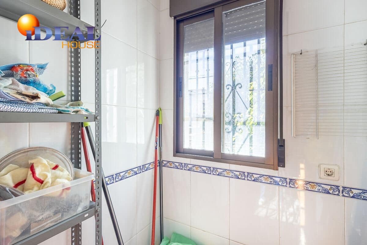 3 bedroom Villa for sale in Ogijares with garage - € 450,000 (Ref: 9434424)