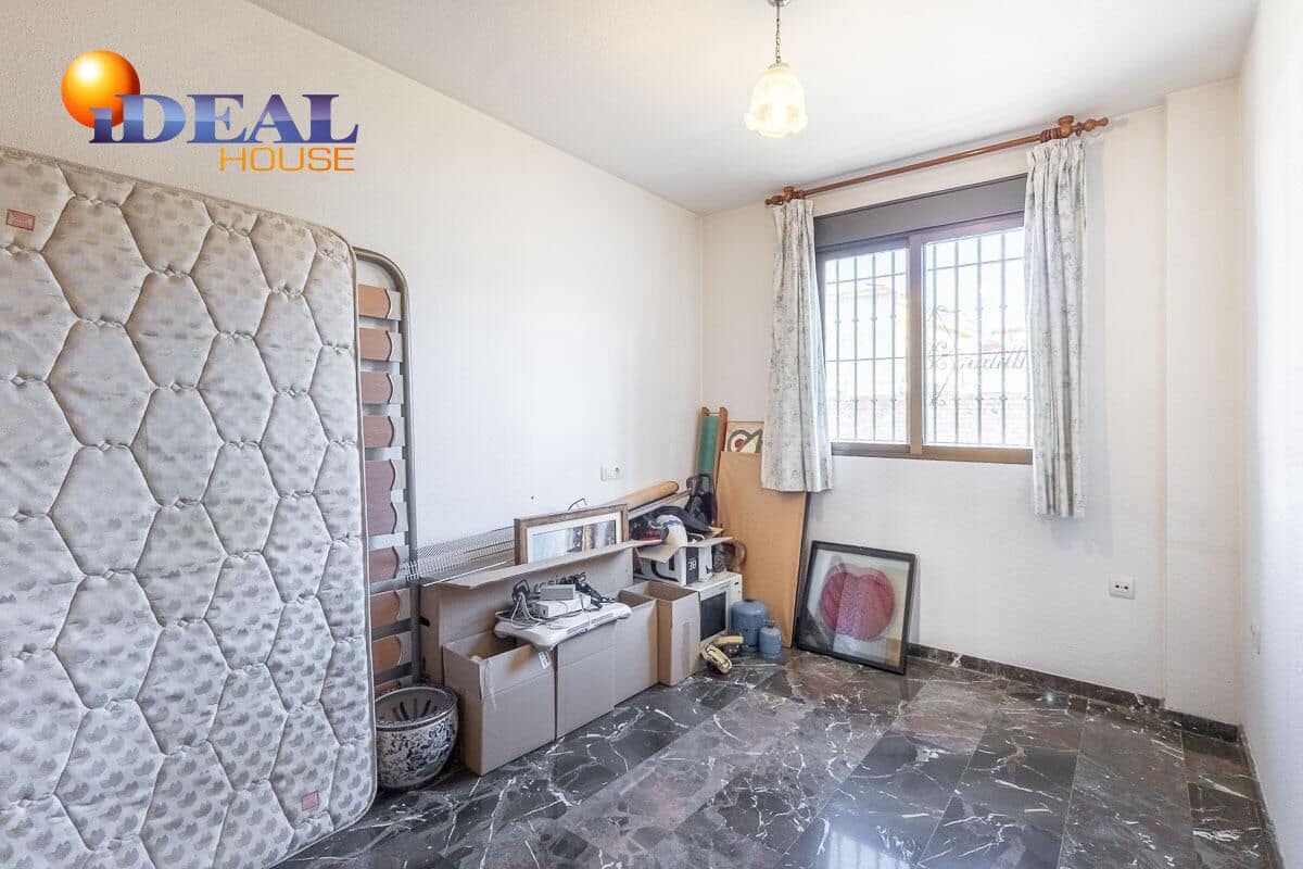 3 bedroom Villa for sale in Ogijares with garage - € 450,000 (Ref: 9434424)