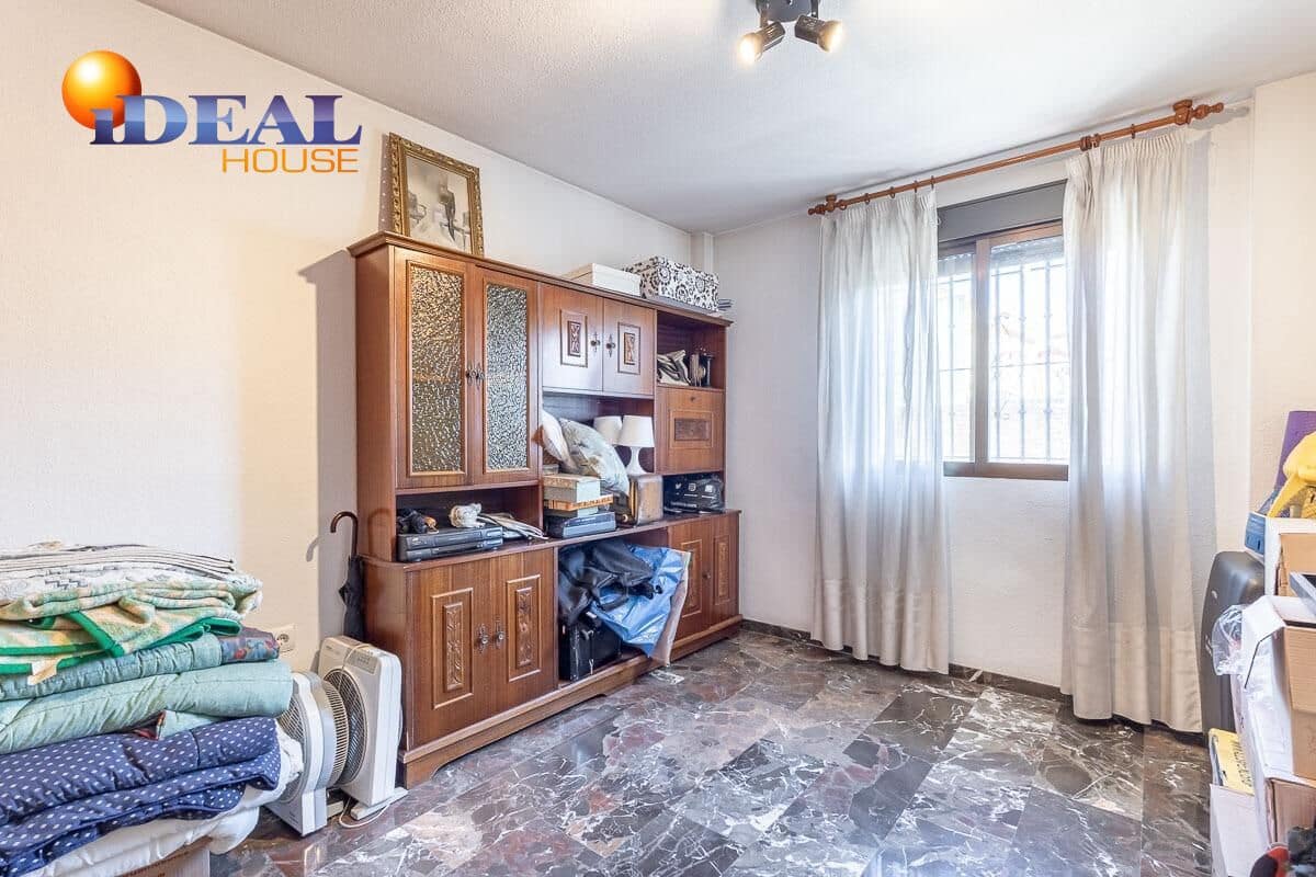 3 bedroom Villa for sale in Ogijares with garage - € 450,000 (Ref: 9434424)