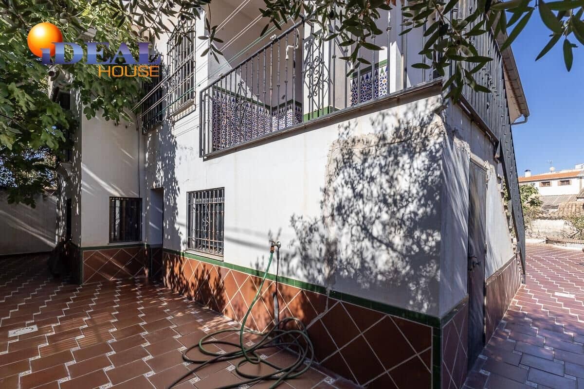 3 bedroom Villa for sale in Ogijares with garage - € 450,000 (Ref: 9434424)
