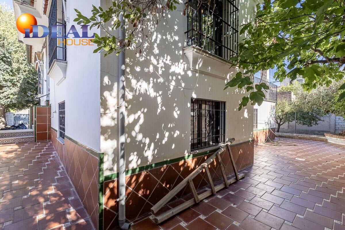 3 bedroom Villa for sale in Ogijares with garage - € 450,000 (Ref: 9434424)