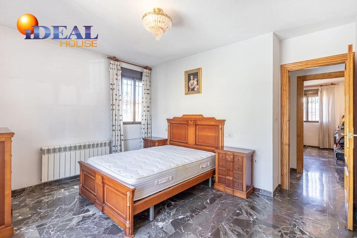 3 bedroom Villa for sale in Ogijares with garage - € 450,000 (Ref: 9434424)