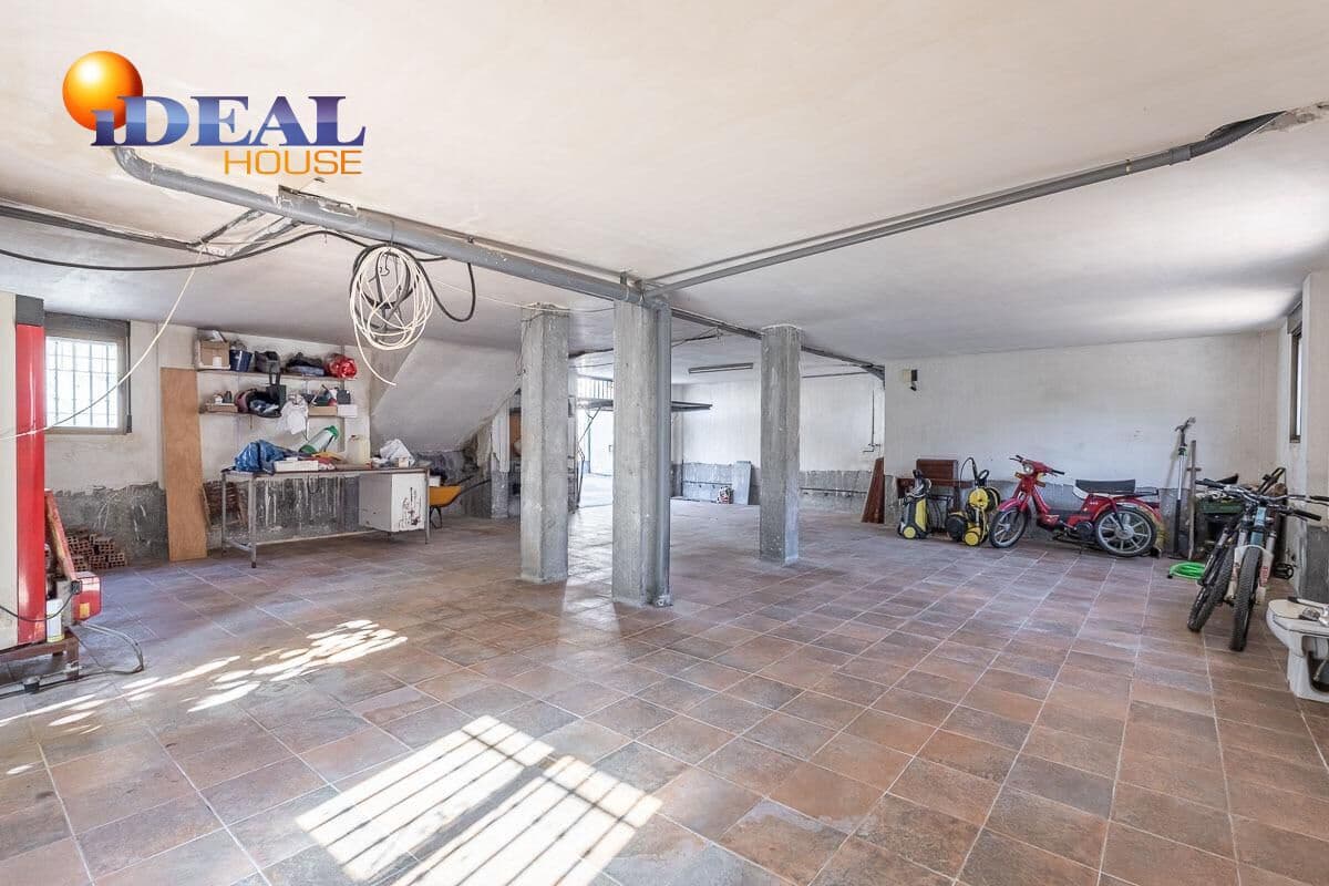 3 bedroom Villa for sale in Ogijares with garage - € 450,000 (Ref: 9434424)