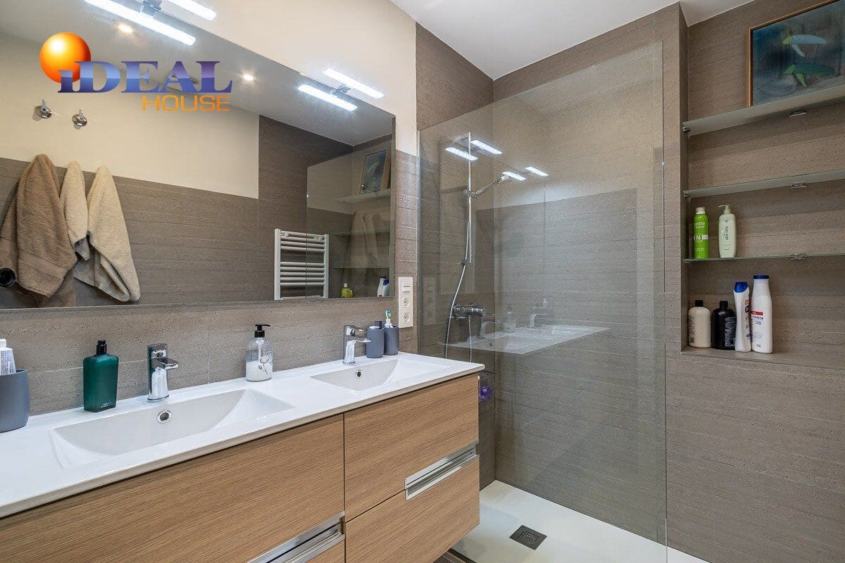 3 bedroom Flat for sale in Granada city - € 495,000 (Ref: 9434425)