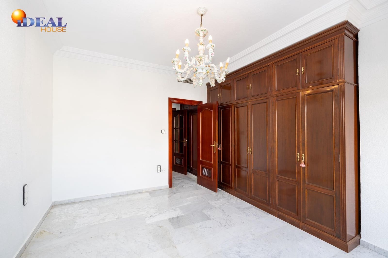 5 sovrum Lägenhet till salu i Granada stad - 1 100 000 € (Ref: 9434427)