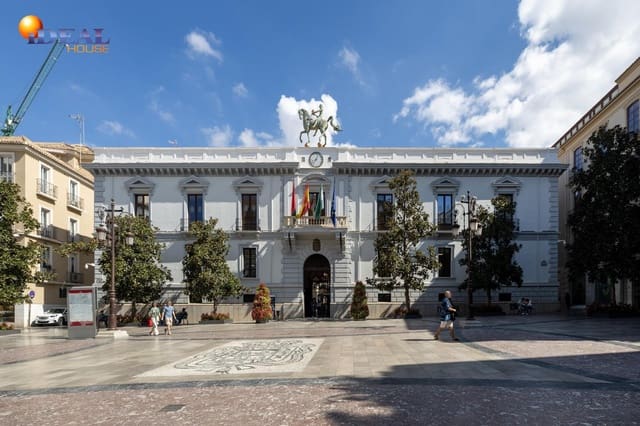 5 sovrum Lägenhet till salu i Centro, Granada stad - 1 100 000 € (Ref: 9434427)