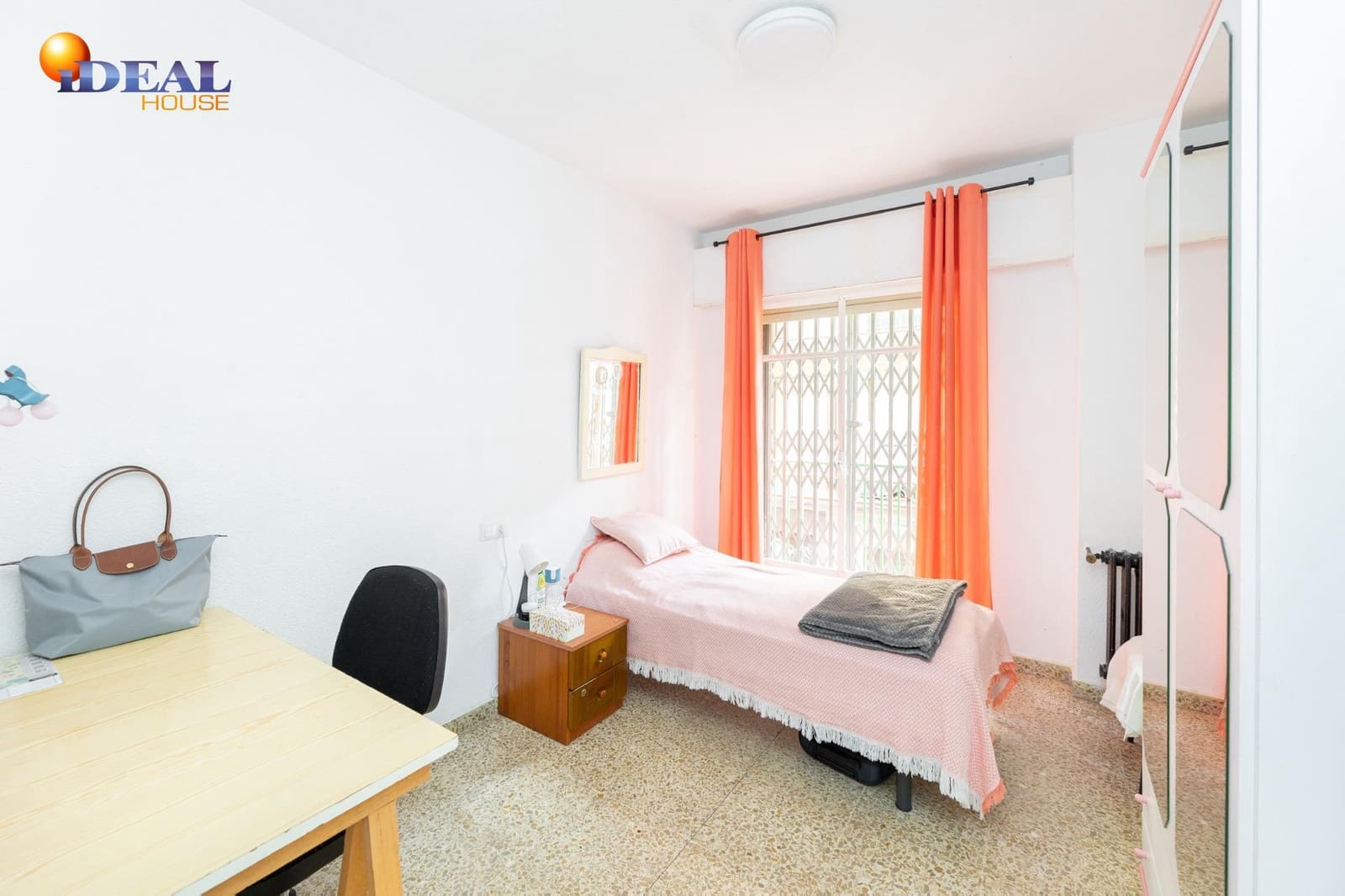 4 Zimmer Wohnung zu verkaufen in Granada Stadt - 340.000 € (Ref: 9434428)