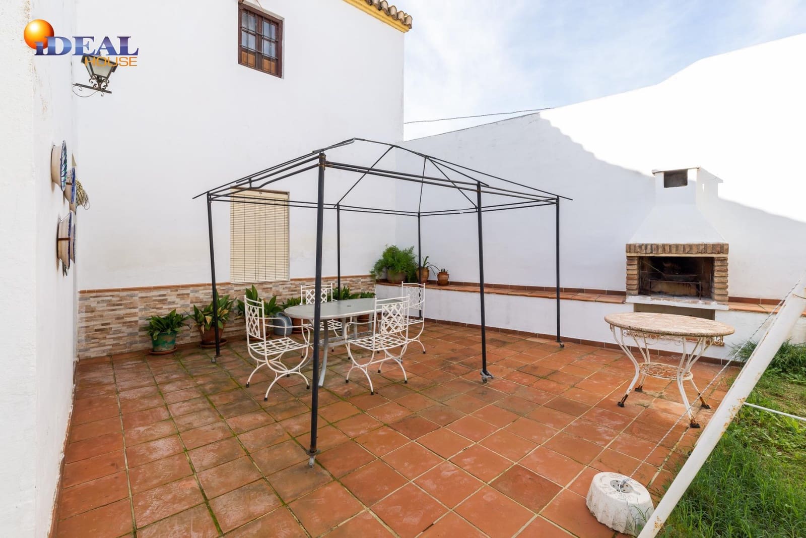 5 bedroom Finca/Country House for sale in Lachar with garage - € 199,900 (Ref: 9434432)
