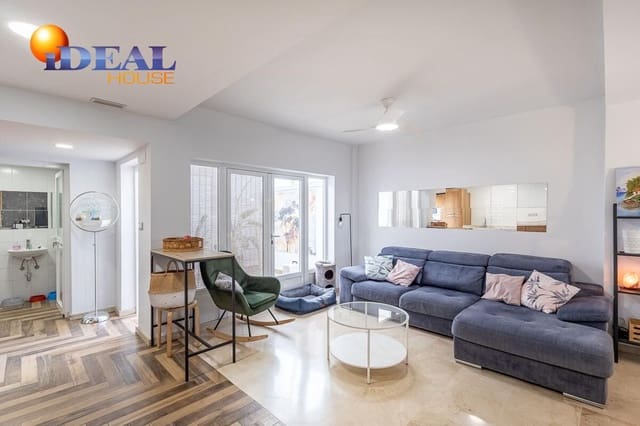 4 soverom Hus til salgs i Campus de la Salud, Granada by med garasje - € 470 000 (Ref: 9434435)