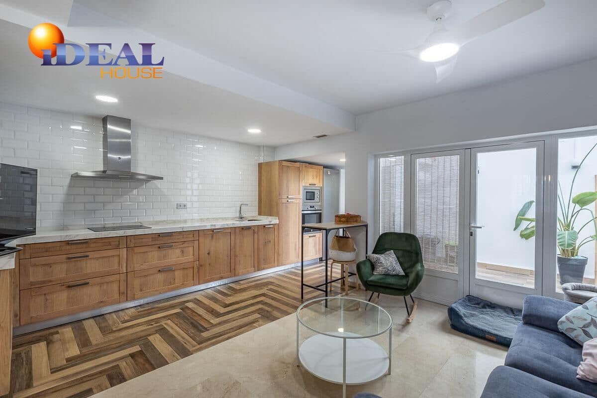 4 soverom Hus til salgs i Granada by med garasje - € 470 000 (Ref: 9434435)