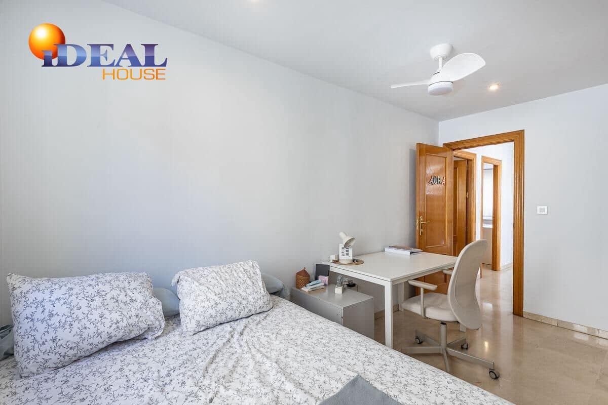 4 soverom Hus til salgs i Granada by med garasje - € 470 000 (Ref: 9434435)