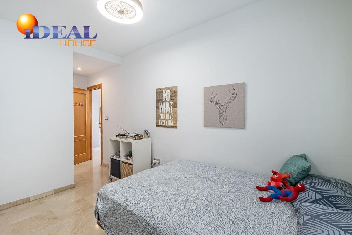 4 soverom Hus til salgs i Granada by med garasje - € 470 000 (Ref: 9434435)