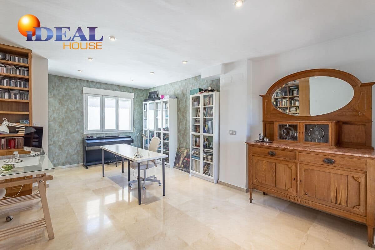 4 soverom Hus til salgs i Granada by med garasje - € 470 000 (Ref: 9434435)