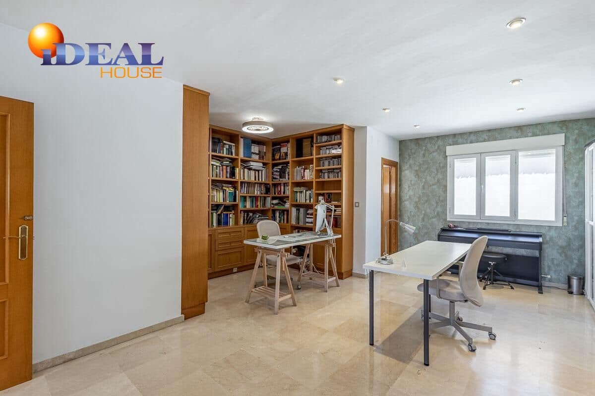 4 soverom Hus til salgs i Granada by med garasje - € 470 000 (Ref: 9434435)