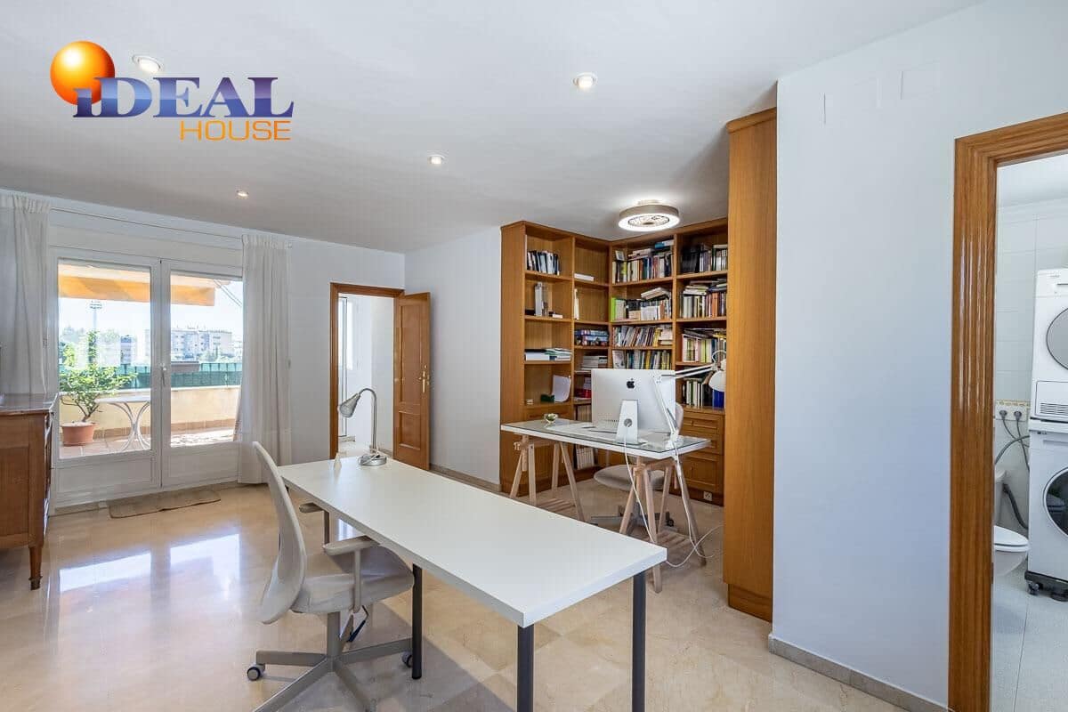 4 soverom Hus til salgs i Granada by med garasje - € 470 000 (Ref: 9434435)