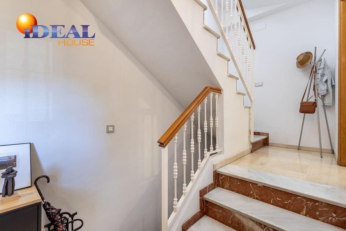 4 soverom Hus til salgs i Granada by med garasje - € 470 000 (Ref: 9434435)