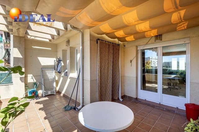 4 soverom Hus til salgs i Campus de la Salud, Granada by med garasje - € 470 000 (Ref: 9434435)