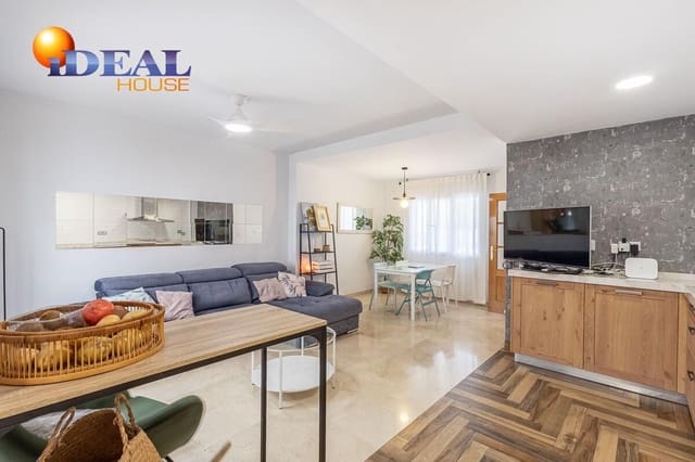 4 soverom Hus til salgs i Campus de la Salud, Granada by med garasje - € 470 000 (Ref: 9434435)