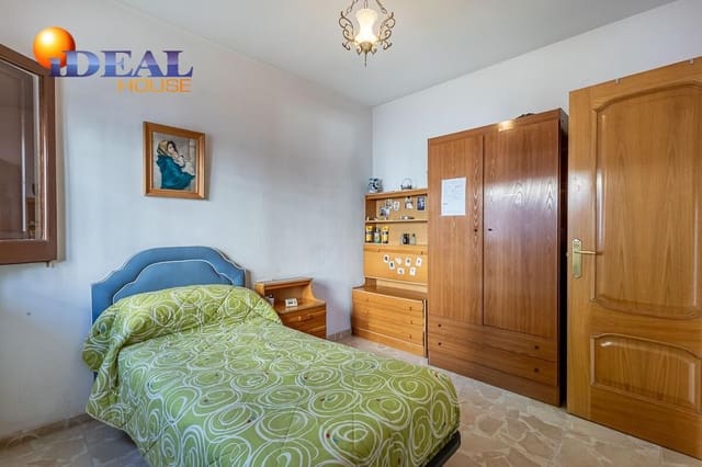 4 makuuhuone Huvila myytävänä paikassa Granada kaupunki mukana uima-altaan 
autotalli - 470 000 € (Ref: 9434436)