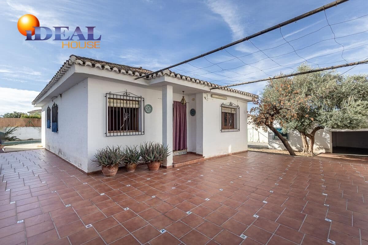 4 makuuhuone Huvila myytävänä paikassa Granada kaupunki mukana uima-altaan 
autotalli - 470 000 € (Ref: 9434436)