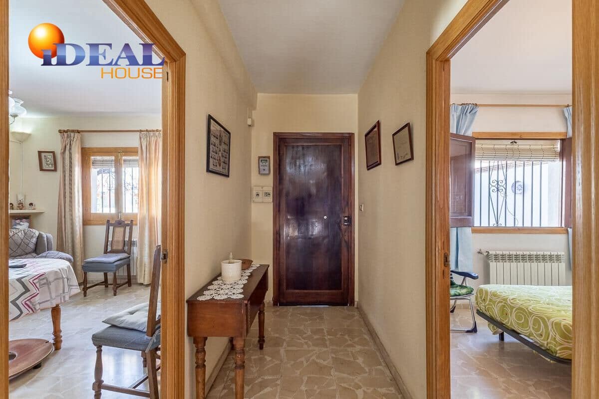 4 makuuhuone Huvila myytävänä paikassa Granada kaupunki mukana uima-altaan 
autotalli - 470 000 € (Ref: 9434436)