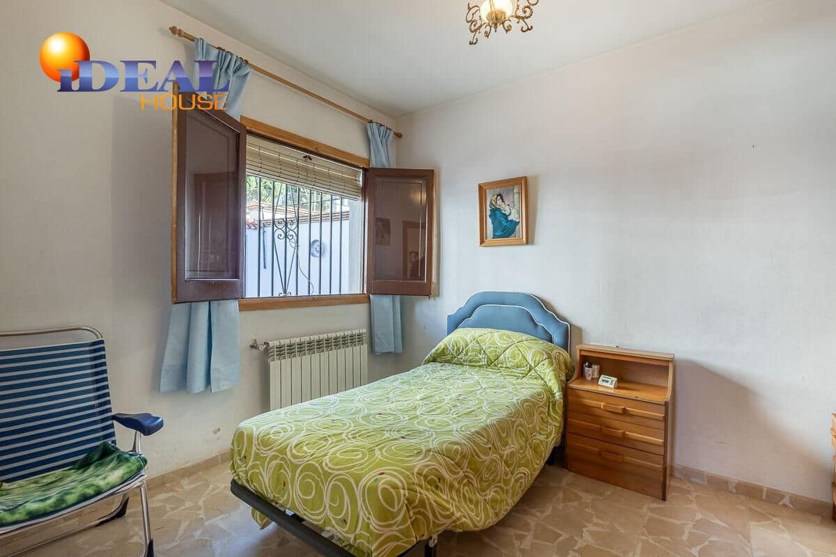 4 makuuhuone Huvila myytävänä paikassa Granada kaupunki mukana uima-altaan 
autotalli - 470 000 € (Ref: 9434436)