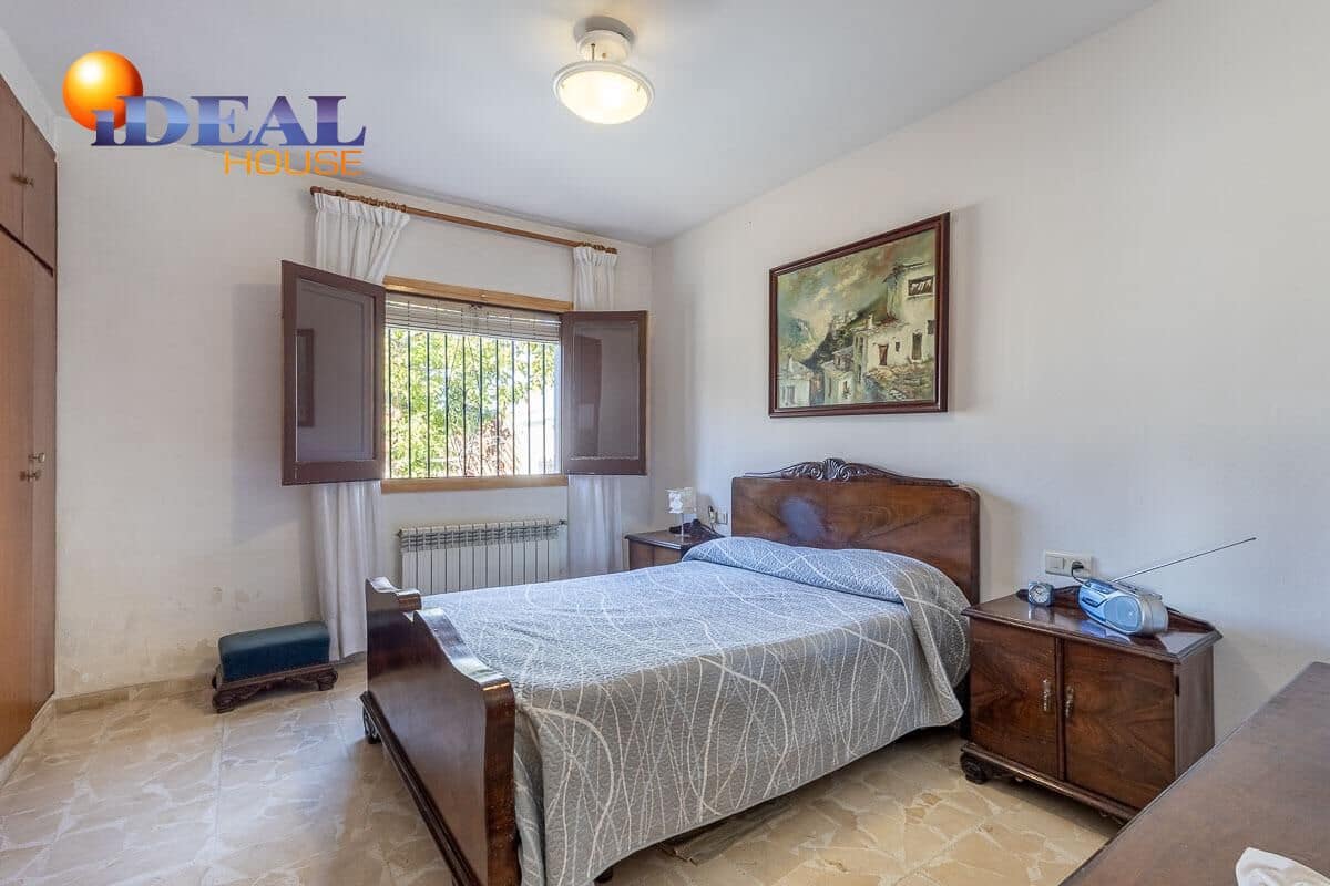 4 makuuhuone Huvila myytävänä paikassa Granada kaupunki mukana uima-altaan 
autotalli - 470 000 € (Ref: 9434436)