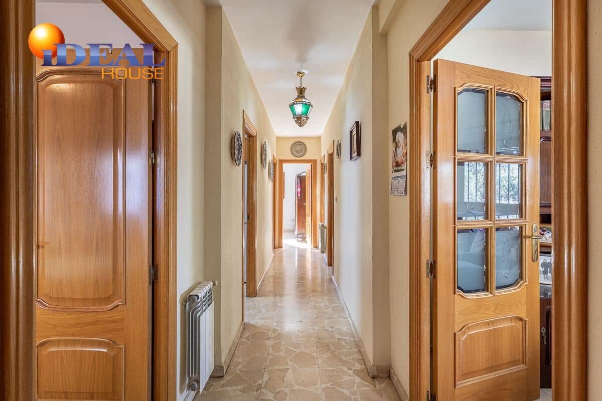 4 makuuhuone Huvila myytävänä paikassa Granada kaupunki mukana uima-altaan 
autotalli - 470 000 € (Ref: 9434436)