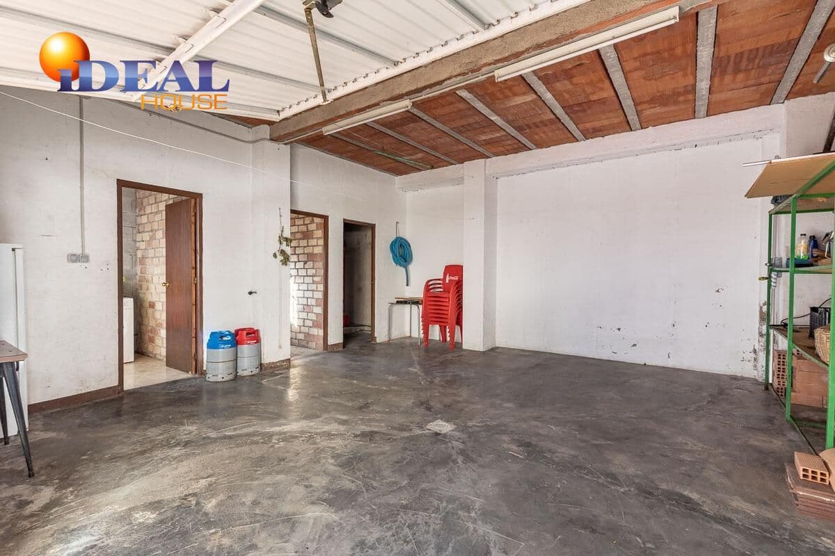 4 makuuhuone Huvila myytävänä paikassa Granada kaupunki mukana uima-altaan 
autotalli - 470 000 € (Ref: 9434436)