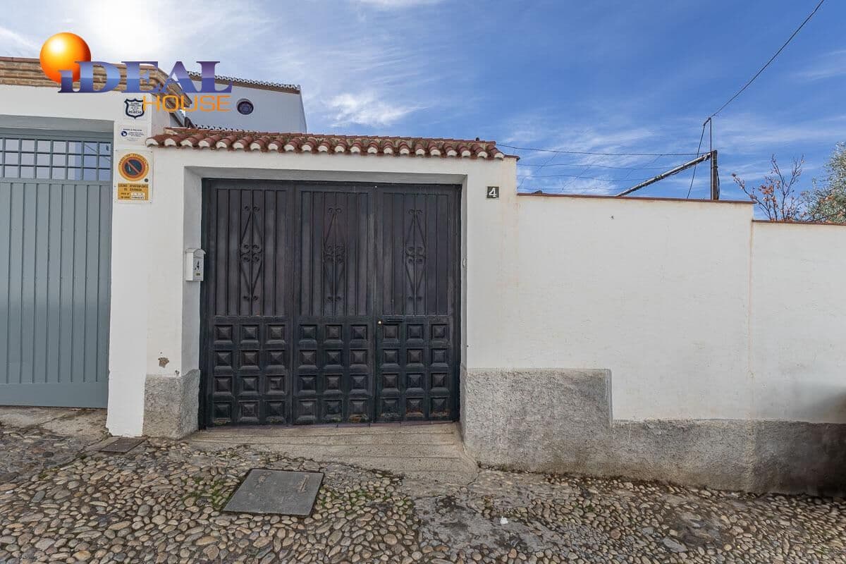 4 makuuhuone Huvila myytävänä paikassa Granada kaupunki mukana uima-altaan 
autotalli - 470 000 € (Ref: 9434436)