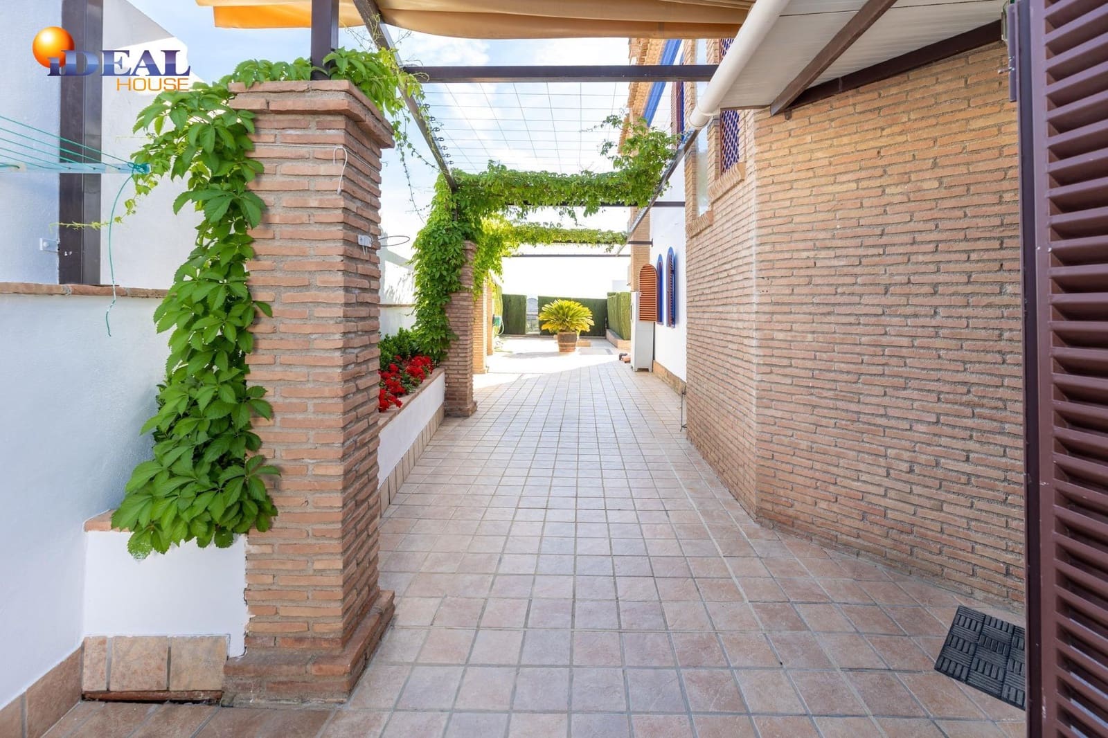 4 soverom Villa til salgs i Las Gabias med garasje - € 495 000 (Ref: 9434437)