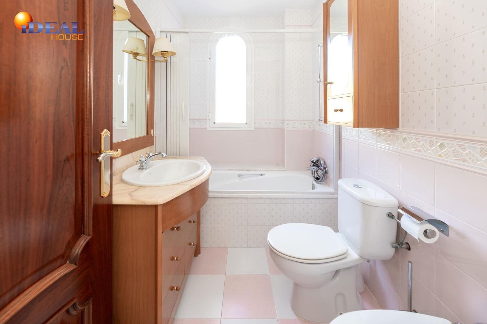 4 soverom Villa til salgs i Las Gabias med garasje - € 495 000 (Ref: 9434437)