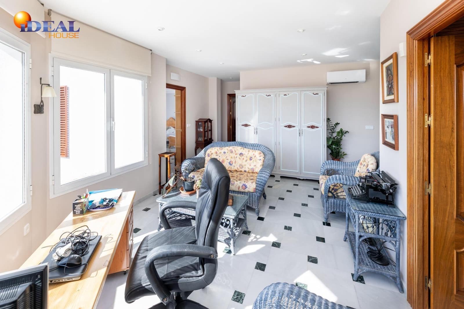 4 soverom Villa til salgs i Las Gabias med garasje - € 495 000 (Ref: 9434437)