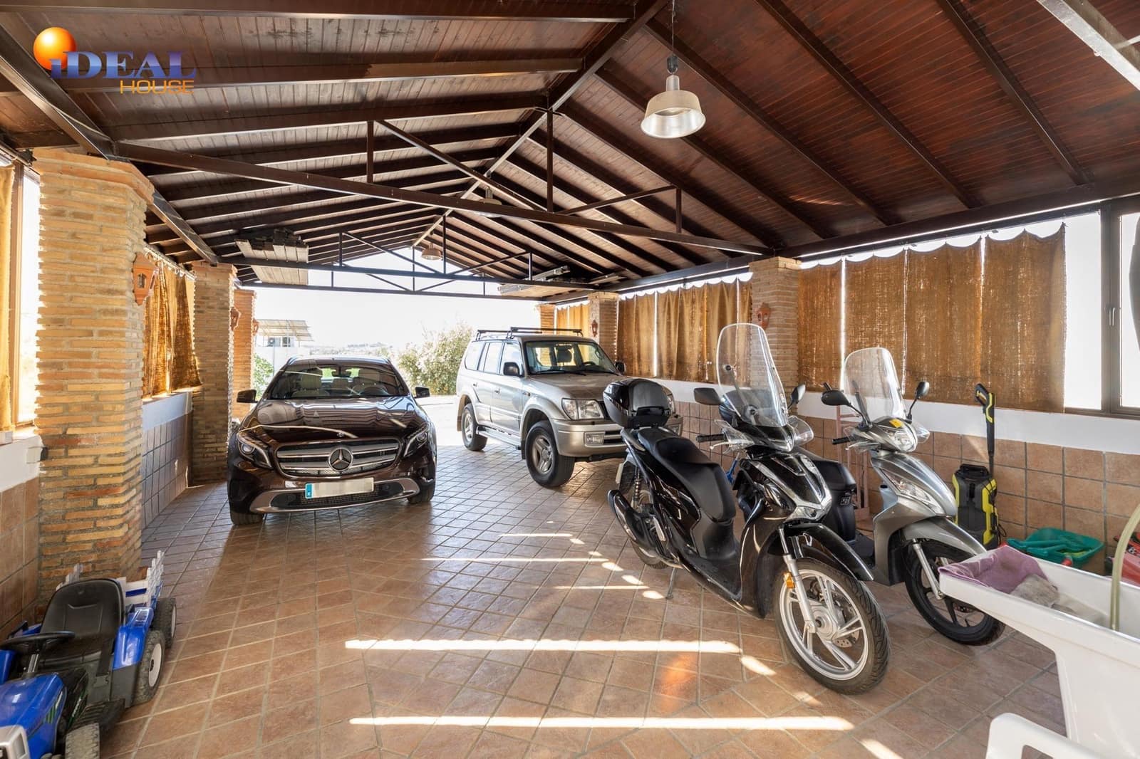 4 soverom Villa til salgs i Las Gabias med garasje - € 495 000 (Ref: 9434437)