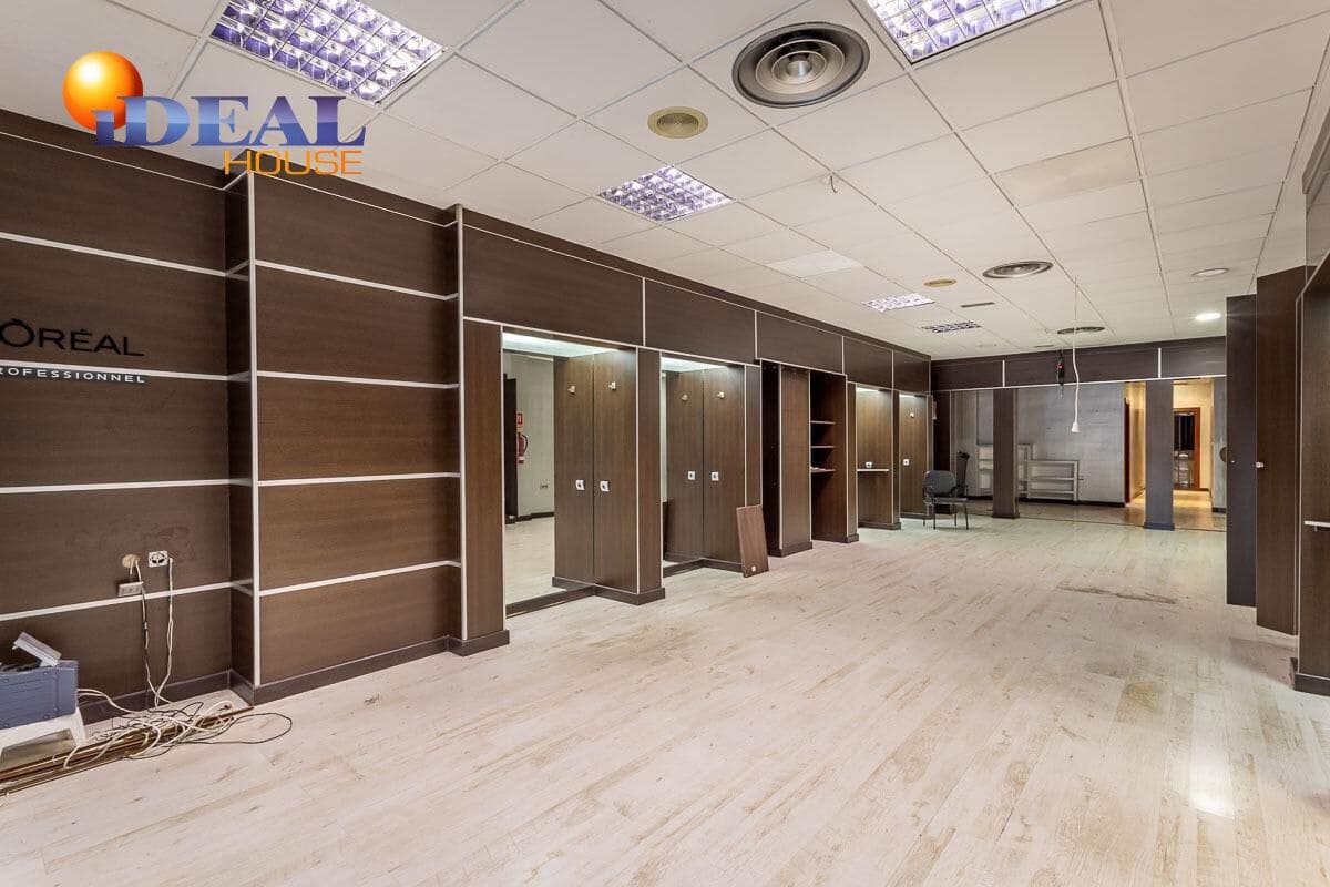 Kommersiell till salu i Granada stad - 395 000 € (Ref: 9434438)