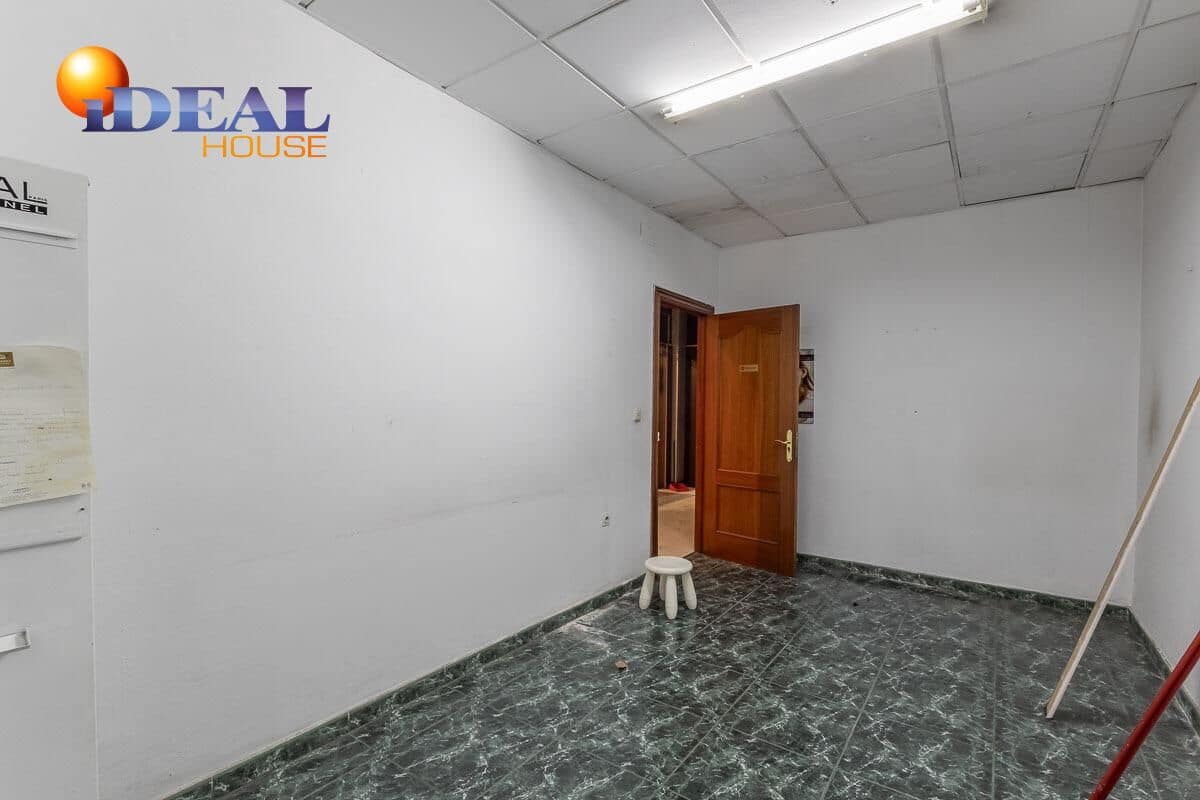 Kommersiell till salu i Granada stad - 395 000 € (Ref: 9434438)