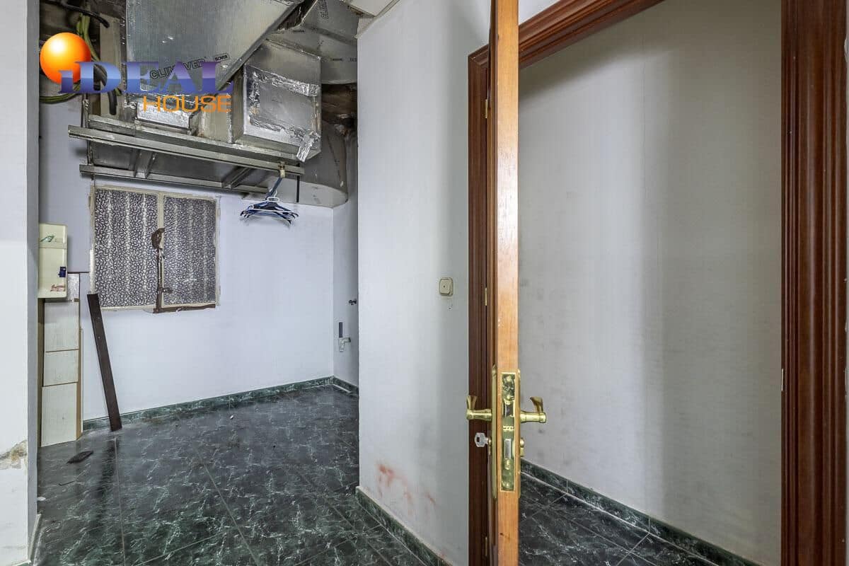 Kommersiell till salu i Granada stad - 395 000 € (Ref: 9434438)