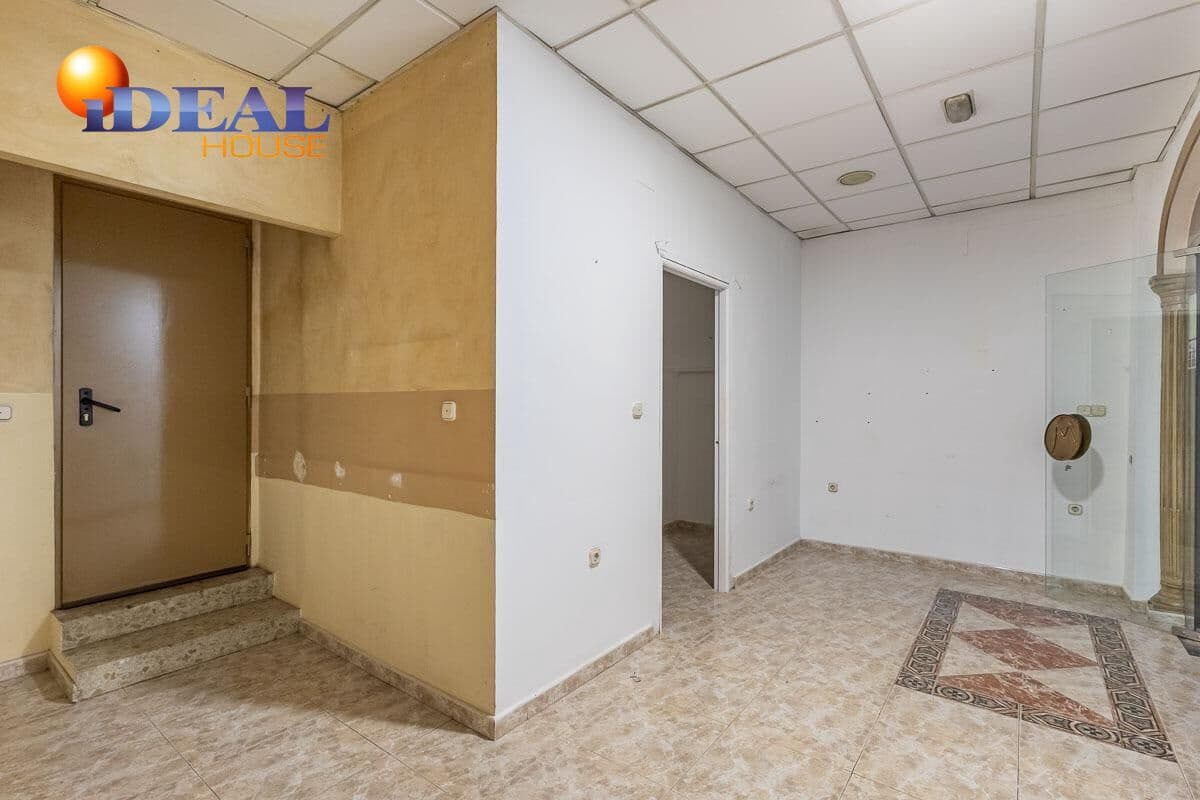 Kommersiell till salu i Granada stad - 395 000 € (Ref: 9434438)