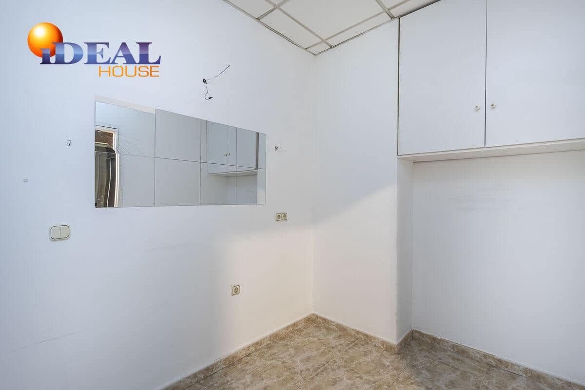 Kommersiell till salu i Granada stad - 395 000 € (Ref: 9434438)