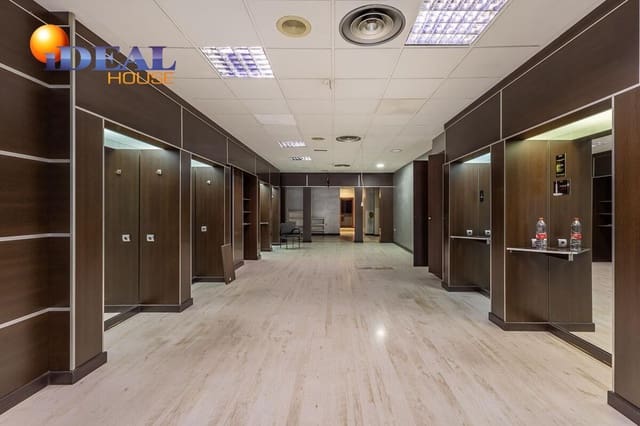 Kommersiell till salu i Granada stad - 395 000 € (Ref: 9434438)