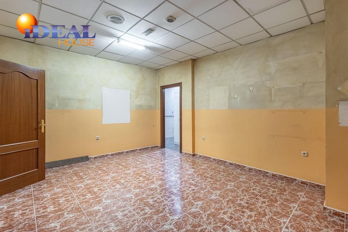 Kommersiell till salu i Granada stad - 395 000 € (Ref: 9434438)
