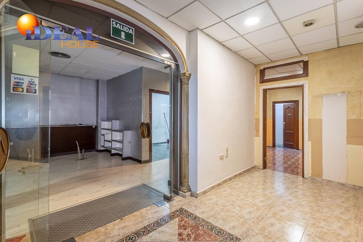 Kommersiell till salu i Granada stad - 395 000 € (Ref: 9434438)