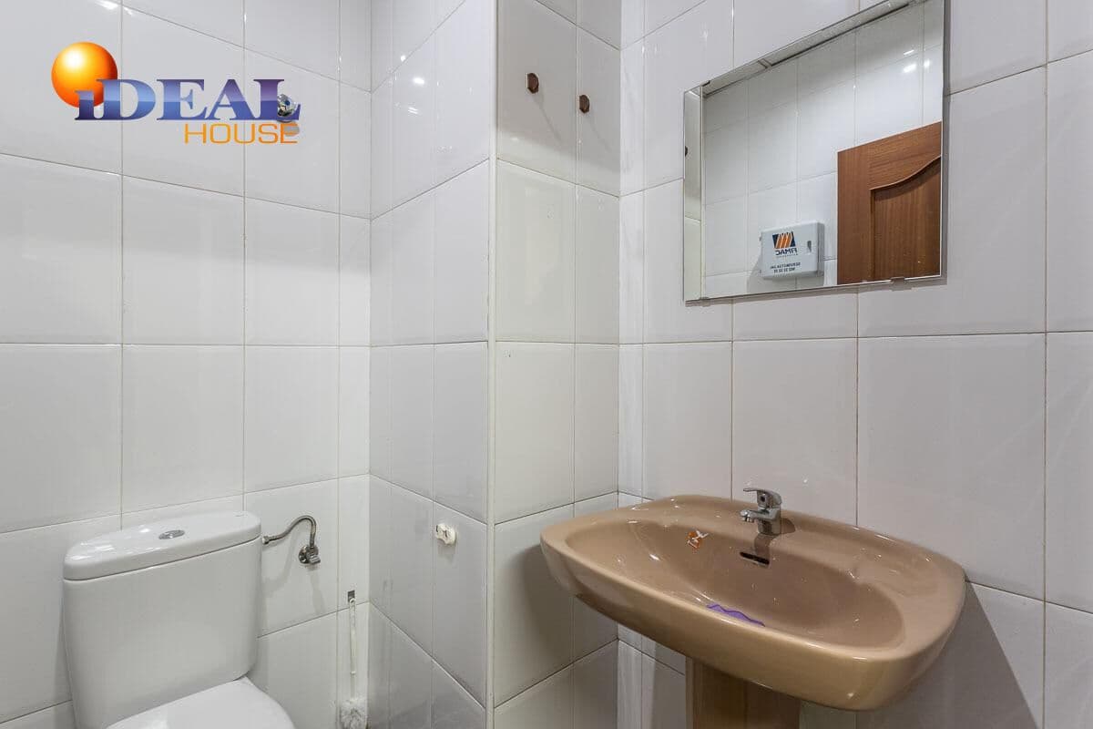 Kommersiell till salu i Granada stad - 395 000 € (Ref: 9434438)