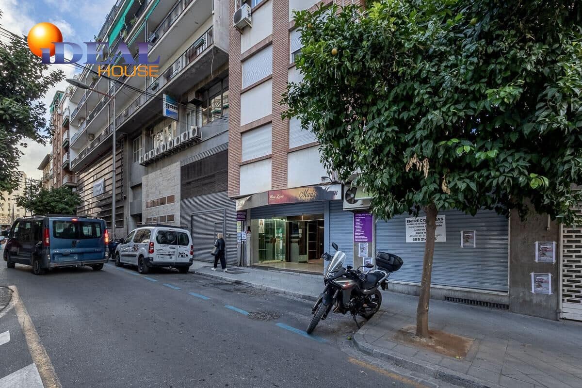 Kommersiell till salu i Granada stad - 395 000 € (Ref: 9434438)