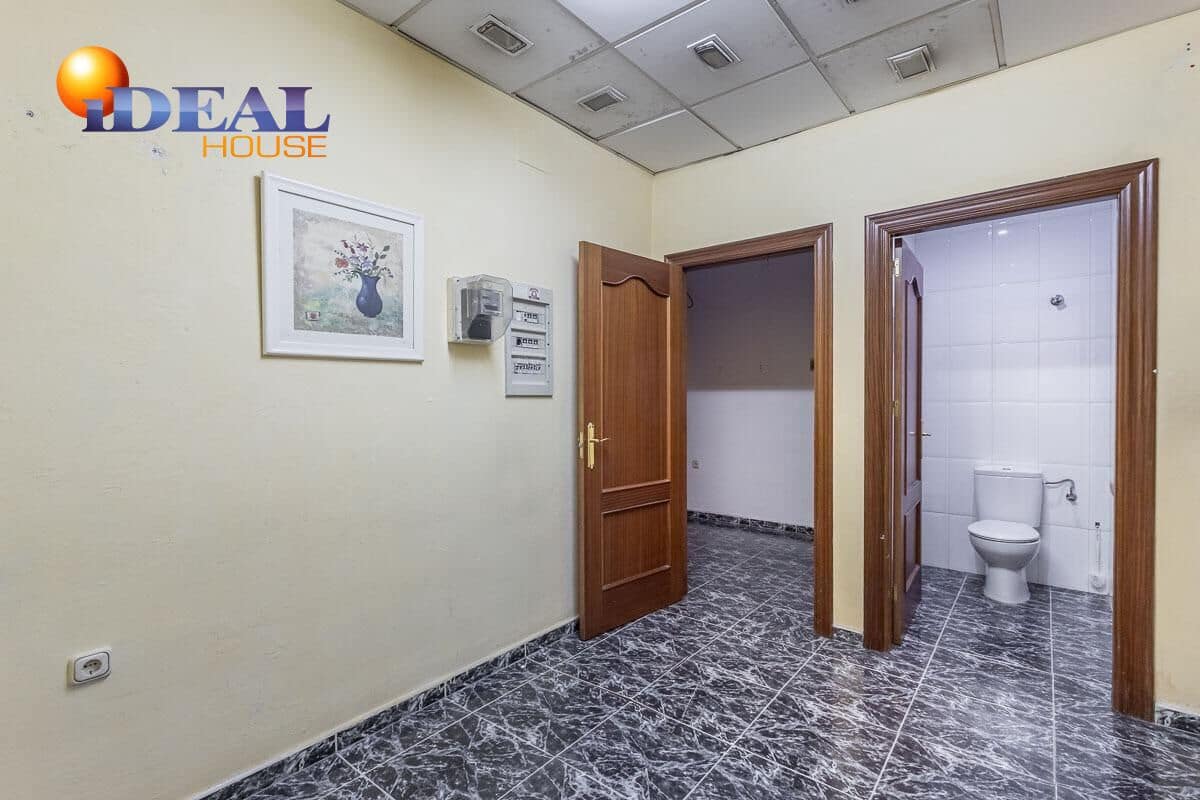 Kommersiell till salu i Granada stad - 395 000 € (Ref: 9434438)