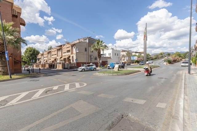 5 quarto Moradia em Banda para venda em Maracena com garagem - 285 000 € (Ref: 9434440)