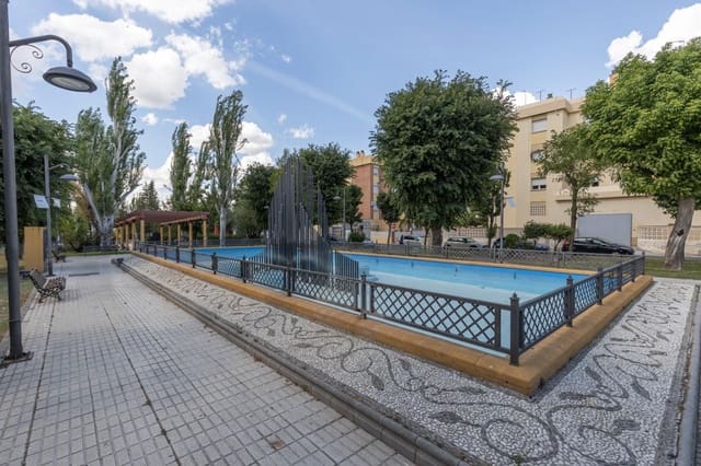 5 quarto Moradia em Banda para venda em Maracena com garagem - 285 000 € (Ref: 9434440)