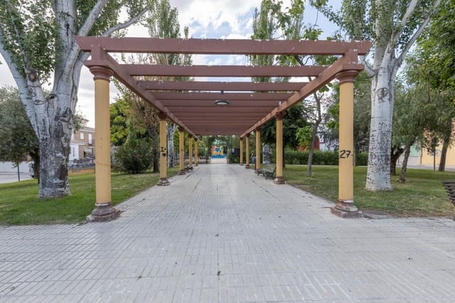 5 quarto Moradia em Banda para venda em Maracena com garagem - 285 000 € (Ref: 9434440)