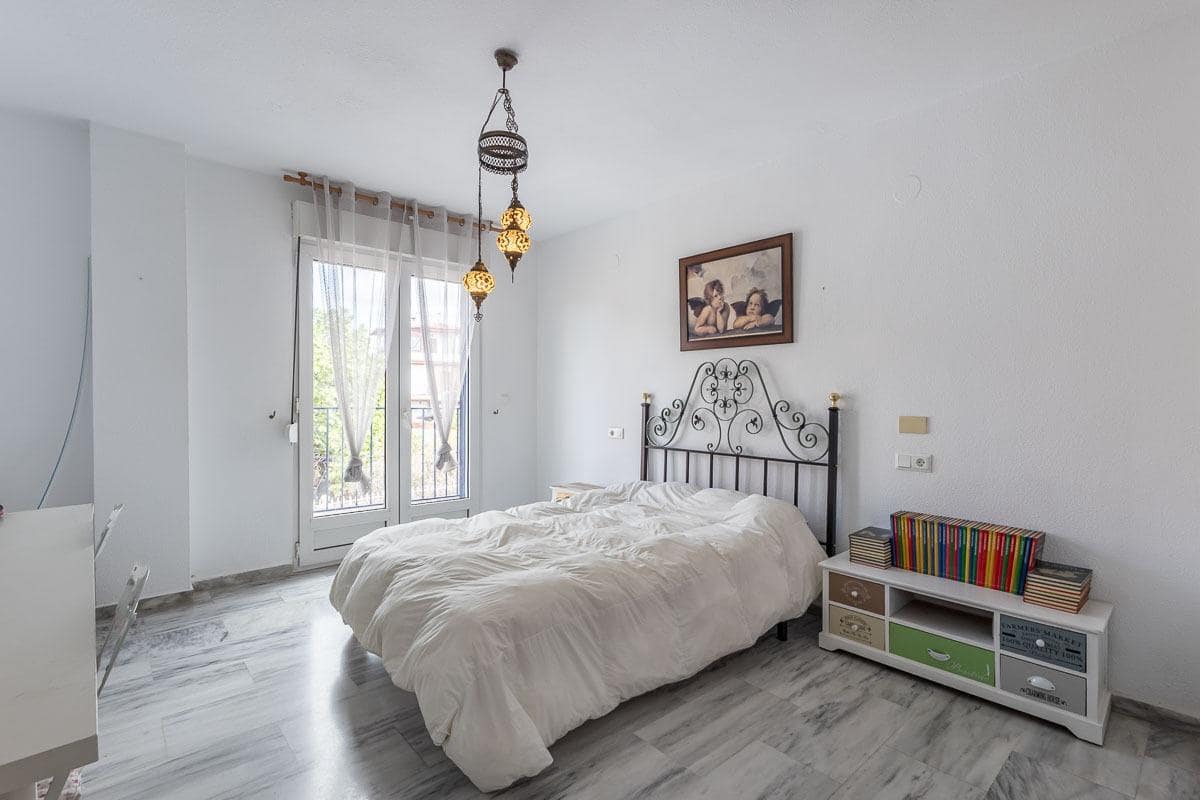 4 chambre Maison de Ville à vendre à Jun - 240 000 € (Ref: 9434444)